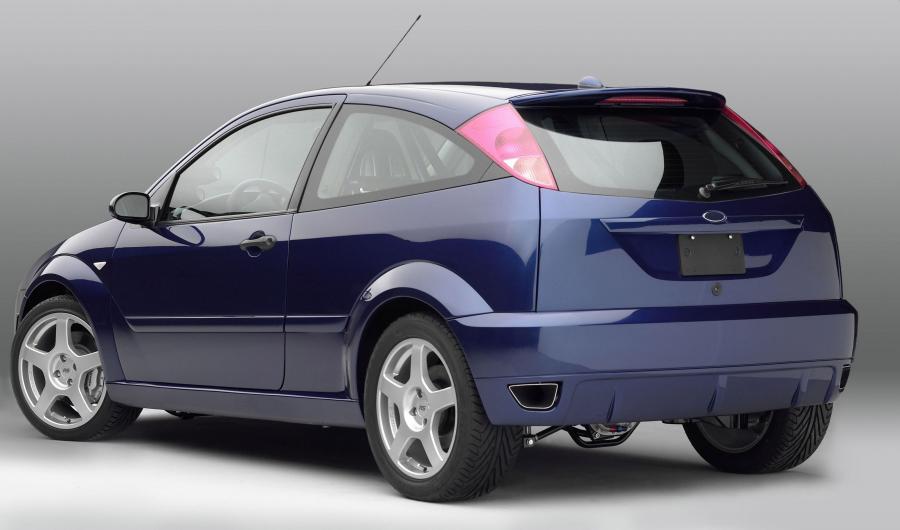  Ford Focus RS8 2003 года  (фото 2 из 12)